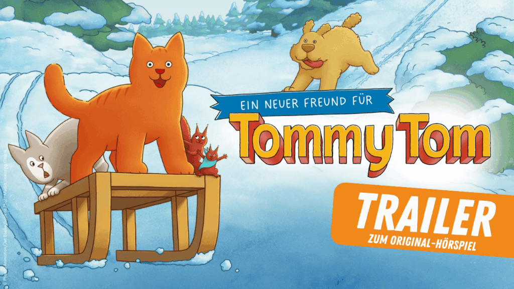 Thumbnail zum Trailer Tommy Tom - Ein neuer Freund für Tommy Tom. Zu sehen sind Ausschnitte aus dem Filmplakat. Tommy Tom und Mauzi Maus sind auf einem Schlitten, hinter ihnen ist eine Winterlandschaft und im Hintergrund läuft ein Hund den Berg herunter. Daneben ist das Logo und der Schriftzug "Trailer". Hinter dem Thumbnail ist der Link zum Video vom Trailer, den man sich kostnlos auf YouTube ansehen kann mit dem Hinweis zum Hörspiel.