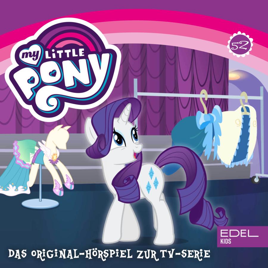 Cover des Hörspiels „My Little Pony Folge 52: Träumen Prinzessinnen von Schäfchen? / Das Canterlot-Karussell“ mit Rarity, die stolz in ihrer Boutique präsentiert, während im Hintergrund Kleiderständer und eine Puppe mit Eleganz ausgestellt sind.